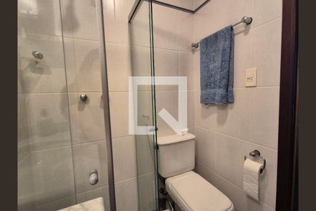 Casa à venda com 252m², 4 quartos e 5 vagas Casa à venda com 252m², 4 quartos e 5 vagasBanheiro da Suíte 1