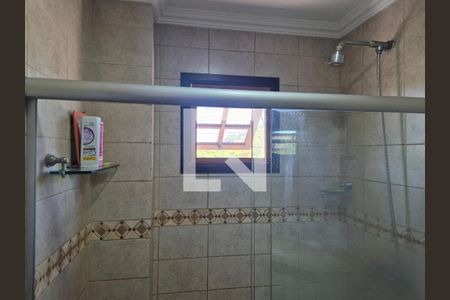 Casa à venda com 252m², 4 quartos e 5 vagas Casa à venda com 252m², 4 quartos e 5 vagasBanheiro social