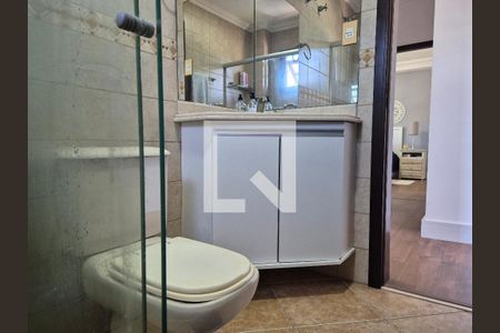 Casa à venda com 252m², 4 quartos e 5 vagas Casa à venda com 252m², 4 quartos e 5 vagasBanheiro social