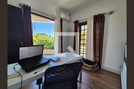 Casa à venda com 252m², 4 quartos e 5 vagas Casa à venda com 252m², 4 quartos e 5 vagasQuarto 2