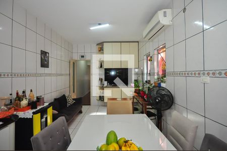 Casa à venda com 130m², 3 quartos e 2 vagas Casa à venda com 130m², 3 quartos e 2 vagasCozinha
