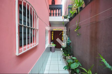 Casa à venda com 130m², 3 quartos e 2 vagas Casa à venda com 130m², 3 quartos e 2 vagasLateral