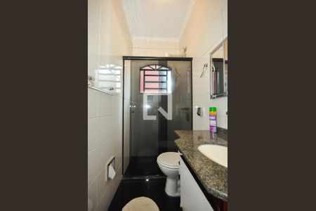 Casa à venda com 130m², 3 quartos e 2 vagas Casa à venda com 130m², 3 quartos e 2 vagasBanheiro