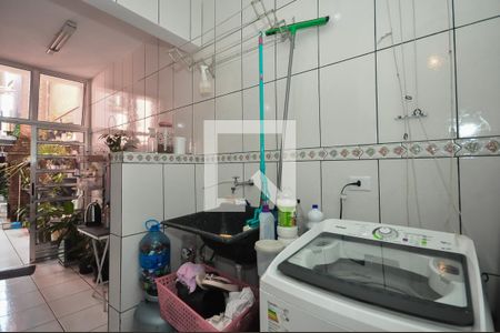 Casa à venda com 130m², 3 quartos e 2 vagas Casa à venda com 130m², 3 quartos e 2 vagasÁrea de Serviço