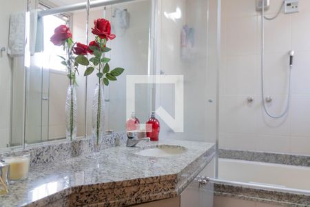 Apartamento à venda com 103m², 4 quartos e 2 vagasBanheiro da Suíte