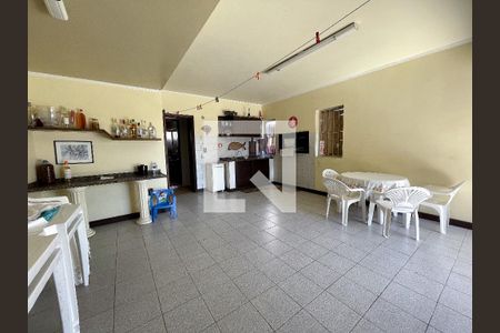 Casa à venda com 370m², 4 quartos e 4 vagasÁrea externa 
