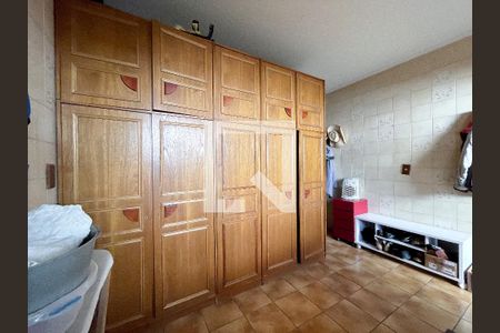 Casa à venda com 370m², 4 quartos e 4 vagasLavanderia 