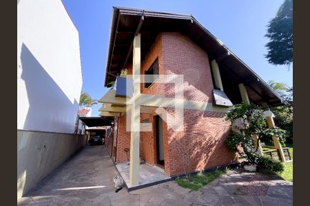 Casa à venda com 370m², 4 quartos e 4 vagasÁrea externa 