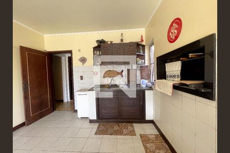 Casa à venda com 370m², 4 quartos e 4 vagasÁrea externa 