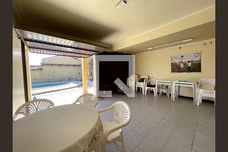 Casa à venda com 370m², 4 quartos e 4 vagasÁrea externa 