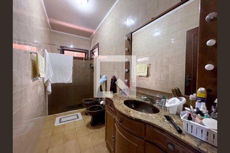 Casa à venda com 370m², 4 quartos e 4 vagasBanheiro Quarto 2