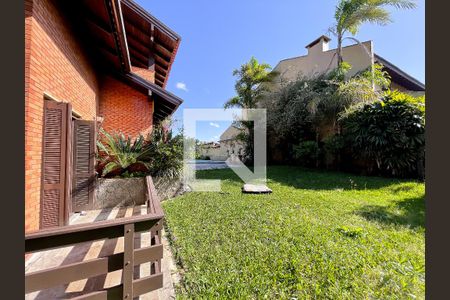 Casa à venda com 370m², 4 quartos e 4 vagasÁrea externa 