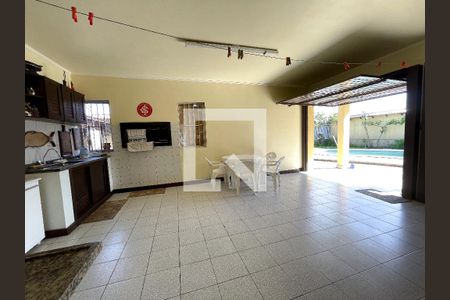 Casa à venda com 370m², 4 quartos e 4 vagasÁrea externa 