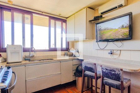 Casa à venda com 360m², 4 quartos e 6 vagasCozinha 