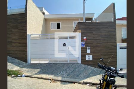 Casa à venda com 94m², 2 quartos e 2 vagas Casa à venda com 94m², 2 quartos e 2 vagasFachada com plaquinha