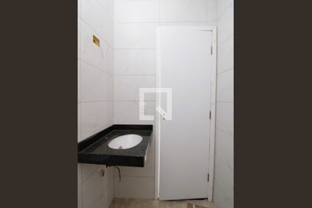 Casa à venda com 94m², 2 quartos e 2 vagasBanheiro da Suíte 1