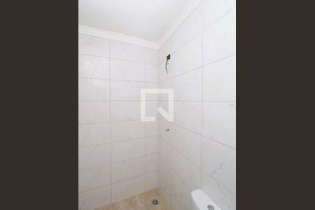 Casa à venda com 94m², 2 quartos e 2 vagasBanheiro da Suíte 1