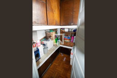 Apartamento à venda com 200m², 3 quartos e 4 vagas Apartamento à venda com 200m², 3 quartos e 4 vagasQuarto de Serviço