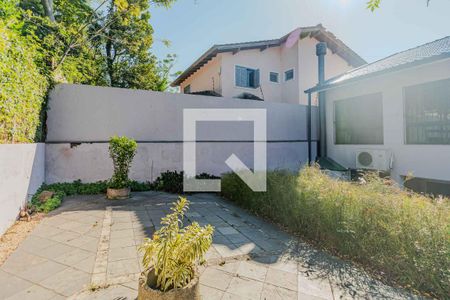 Casa à venda com 395m², 3 quartos e 2 vagas Casa à venda com 395m², 3 quartos e 2 vagasÁrea comum