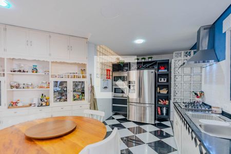Casa à venda com 395m², 3 quartos e 2 vagas Casa à venda com 395m², 3 quartos e 2 vagasCozinha
