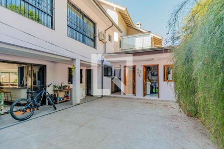 Casa à venda com 395m², 3 quartos e 2 vagas Casa à venda com 395m², 3 quartos e 2 vagasVaranda da Sala