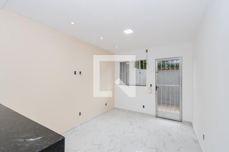 Sala de casa à venda com 2 quartos, 72m² em Penha Circular, Rio de Janeiro