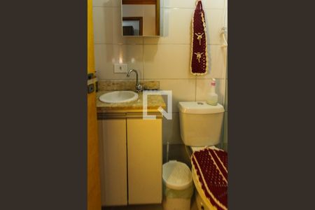 Casa de condomínio à venda com 40m², 2 quartos e sem vaga Casa de condomínio à venda com 40m², 2 quartos e sem vagaBanheiro