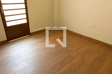 Casa à venda com 80m², 1 quarto e sem vaga Casa à venda com 80m², 1 quarto e sem vagaQUARTO