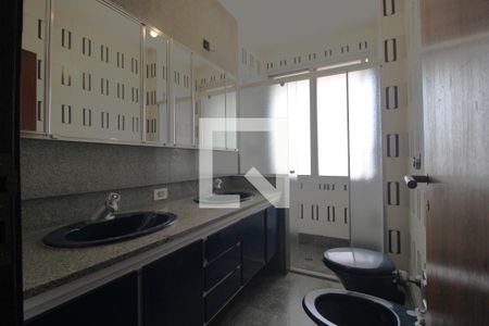 Apartamento à venda com 411m², 4 quartos e 3 vagasBanheiro  suíte 2