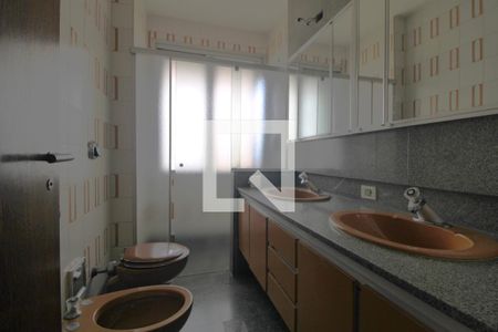 Apartamento à venda com 411m², 4 quartos e 3 vagasBanheiro suíte 4