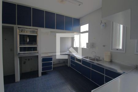 Apartamento à venda com 411m², 4 quartos e 3 vagasCozinha 1
