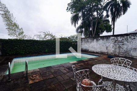 Casa à venda com 330m², 4 quartos e 2 vagas Casa à venda com 330m², 4 quartos e 2 vagasÁrea externa