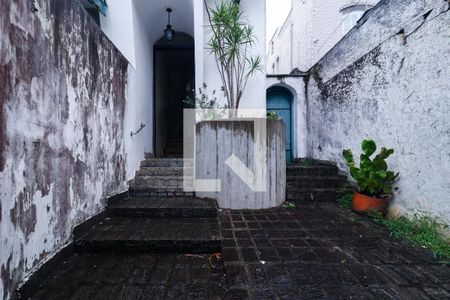 Casa à venda com 330m², 4 quartos e 2 vagas Casa à venda com 330m², 4 quartos e 2 vagasÁrea externa