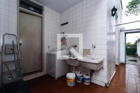 Casa à venda com 330m², 4 quartos e 2 vagas Casa à venda com 330m², 4 quartos e 2 vagasÁrea de Serviço