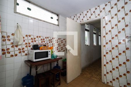 Casa à venda com 330m², 4 quartos e 2 vagas Casa à venda com 330m², 4 quartos e 2 vagasCozinha
