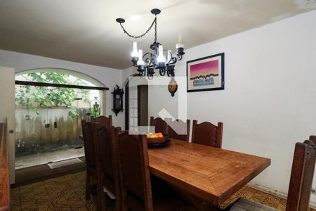 Casa à venda com 330m², 4 quartos e 2 vagas Casa à venda com 330m², 4 quartos e 2 vagasSala 3