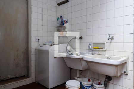 Casa à venda com 330m², 4 quartos e 2 vagas Casa à venda com 330m², 4 quartos e 2 vagasÁrea de Serviço