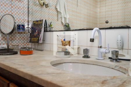 Casa à venda com 330m², 4 quartos e 2 vagas Casa à venda com 330m², 4 quartos e 2 vagasBanheiro da Suíte 2