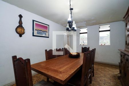 Casa à venda com 330m², 4 quartos e 2 vagas Casa à venda com 330m², 4 quartos e 2 vagasSala 3