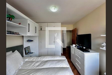 Apartamento à venda com 138m², 3 quartos e 1 vagaQuarto 2