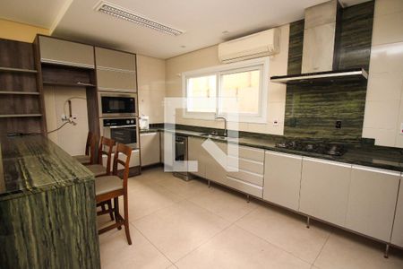 Casa de condomínio à venda com 300m², 4 quartos e 3 vagas Casa de condomínio à venda com 300m², 4 quartos e 3 vagasCozinha