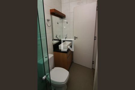 Casa de condomínio à venda com 300m², 4 quartos e 3 vagas Casa de condomínio à venda com 300m², 4 quartos e 3 vagasBanheiro 1