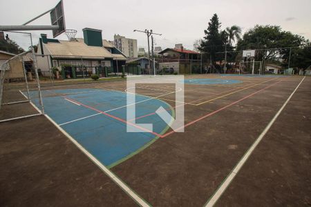 Casa de condomínio à venda com 300m², 4 quartos e 3 vagas Casa de condomínio à venda com 300m², 4 quartos e 3 vagasQuadra Esportiva
