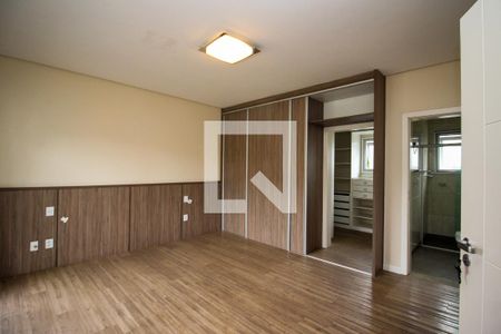 Casa de condomínio à venda com 300m², 4 quartos e 3 vagas Casa de condomínio à venda com 300m², 4 quartos e 3 vagasSuíte 1