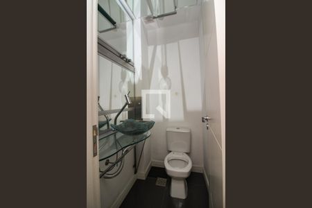 Casa de condomínio à venda com 300m², 4 quartos e 3 vagas Casa de condomínio à venda com 300m², 4 quartos e 3 vagasLavabo