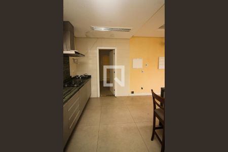 Casa de condomínio à venda com 300m², 4 quartos e 3 vagas Casa de condomínio à venda com 300m², 4 quartos e 3 vagasCozinha