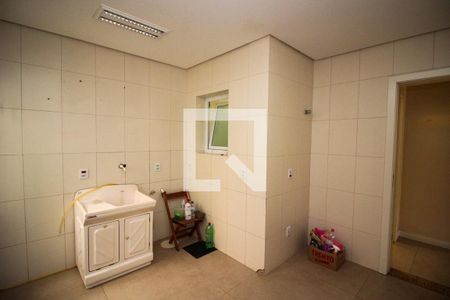 Casa de condomínio à venda com 300m², 4 quartos e 3 vagas Casa de condomínio à venda com 300m², 4 quartos e 3 vagasQuarto de Serviço