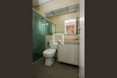 Casa de condomínio à venda com 300m², 4 quartos e 3 vagas Casa de condomínio à venda com 300m², 4 quartos e 3 vagasBanheiro da Suíte 2