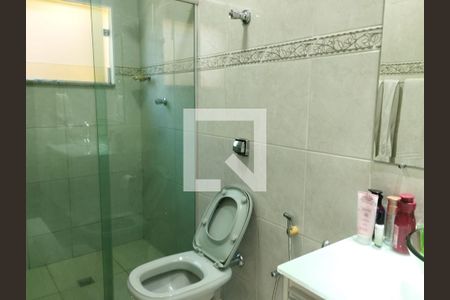 Casa à venda com 200m², 3 quartos e 4 vagasBanheiro