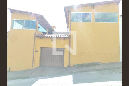 Casa à venda com 200m², 3 quartos e 4 vagasFachada